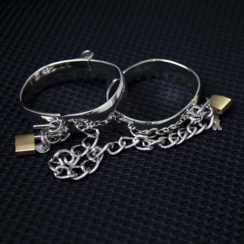 Men and Women Fashion Stainless Steel B.D.S.M Cuffs Toys for Couples