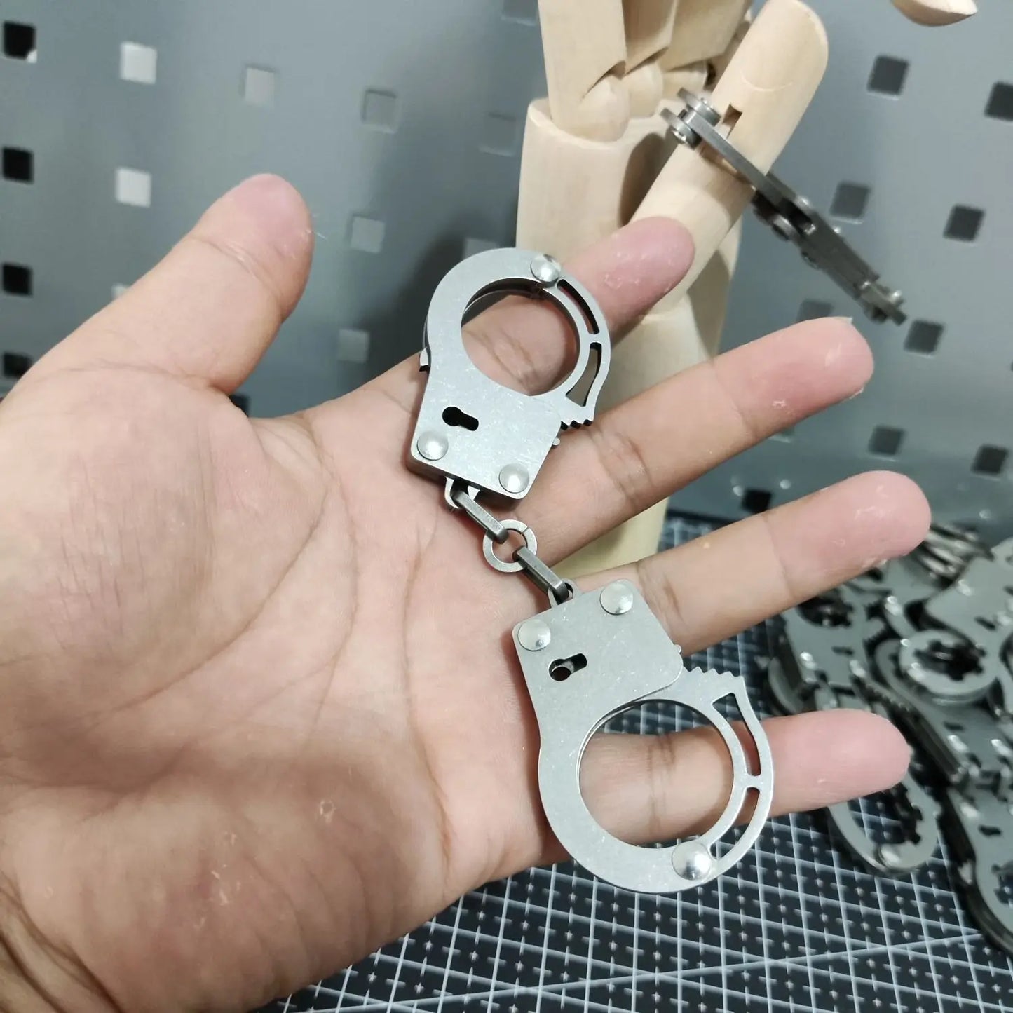 Thumb Lock Buckle Toe Lock Buckle SM Bondage Handcuffs Adult Games Sex Toys For Couple Cosplay Stainless Steel Erotic Products